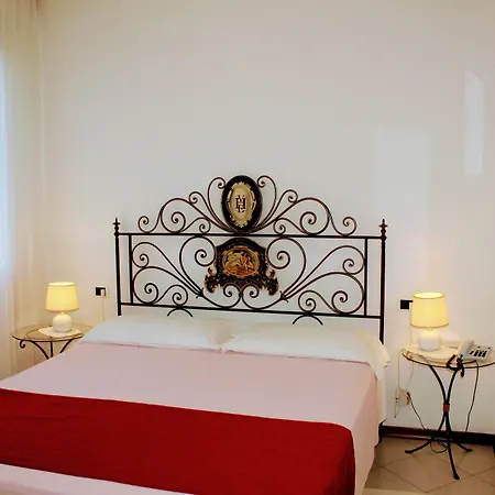 Edera Отель Марина-ди-Пьетрасанта