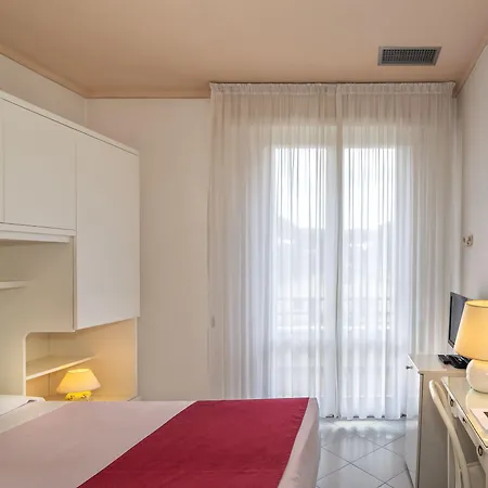 Edera 4* Марина-ди-Пьетрасанта