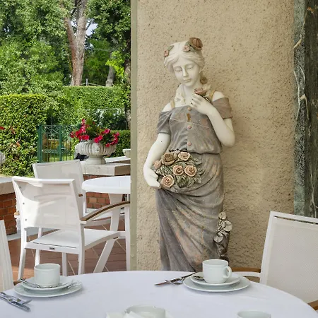 Edera Отель Марина-ди-Пьетрасанта